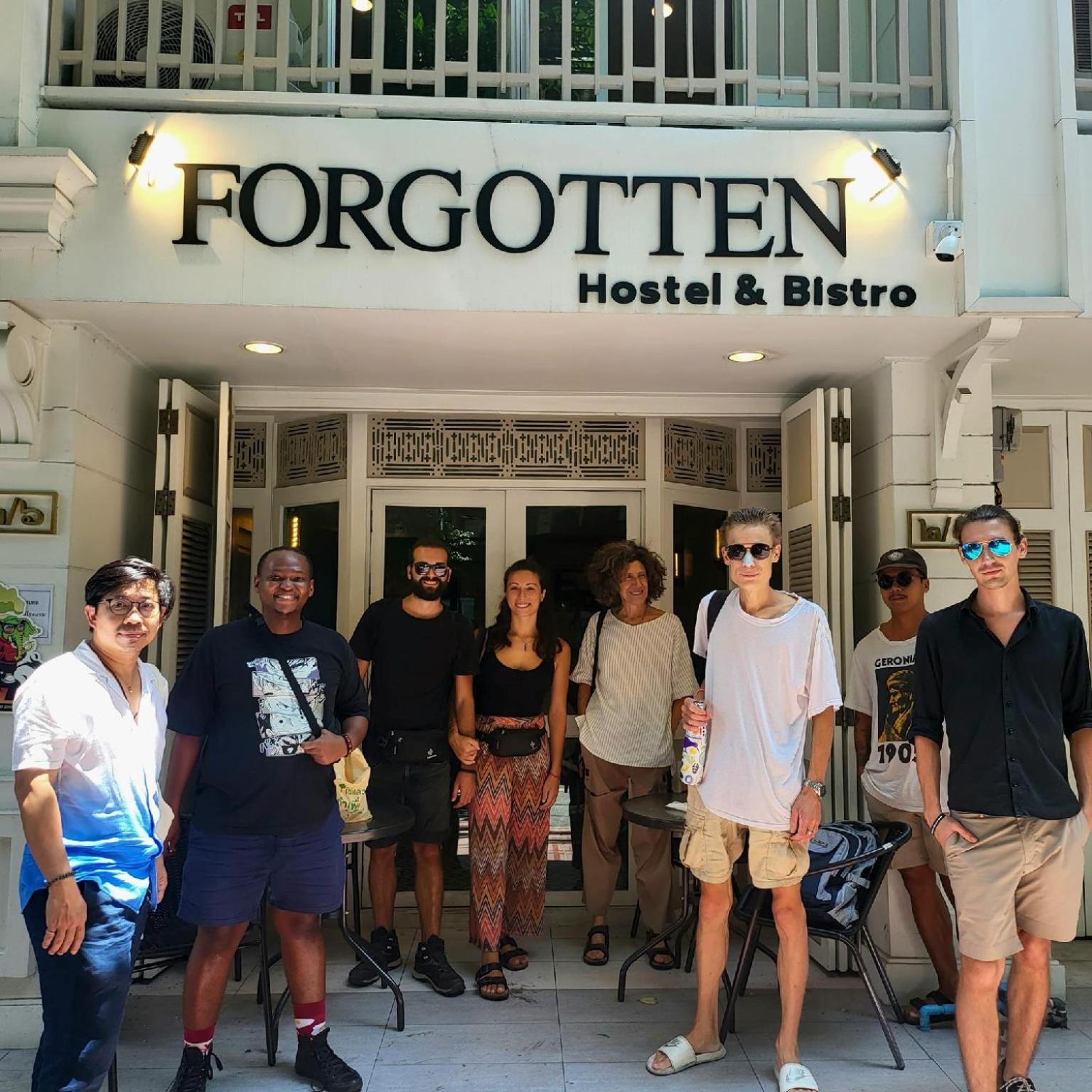 Forgotten Hostel Silom Банкок Екстериор снимка